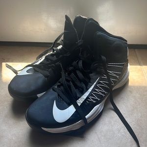 Mens Nike Lunarlon Hyperdunk size 11 black and white hardly worn